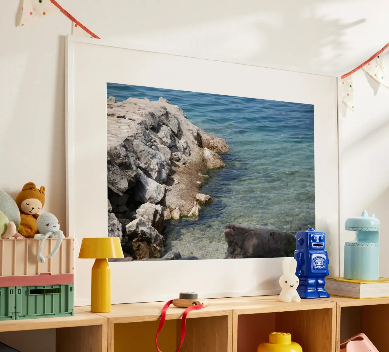 In riva al lago poster con telaio in plastica da Alexandra Joseph Fotomomente