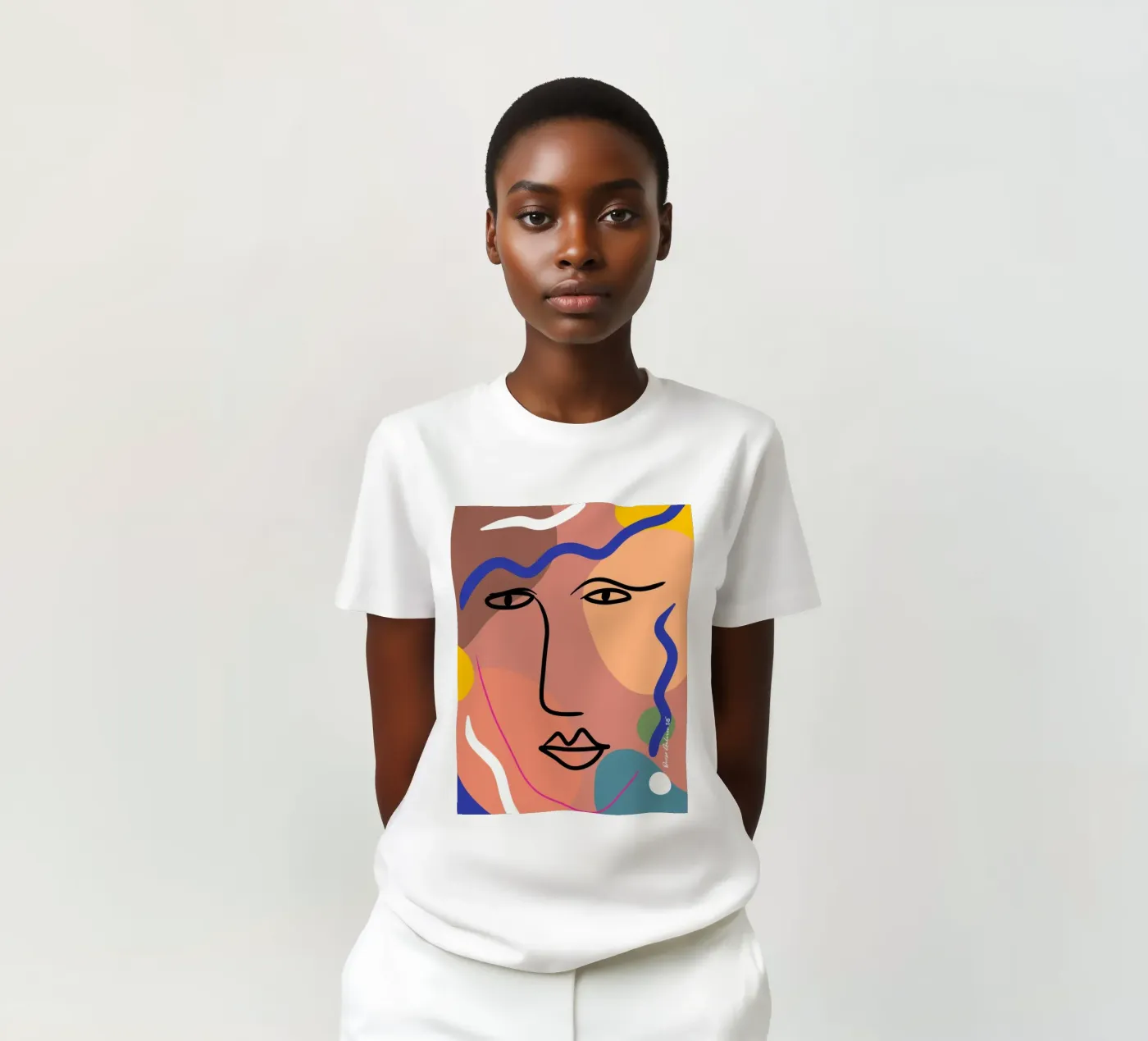 Harmonious Layers t-shirt da Mike Leymi