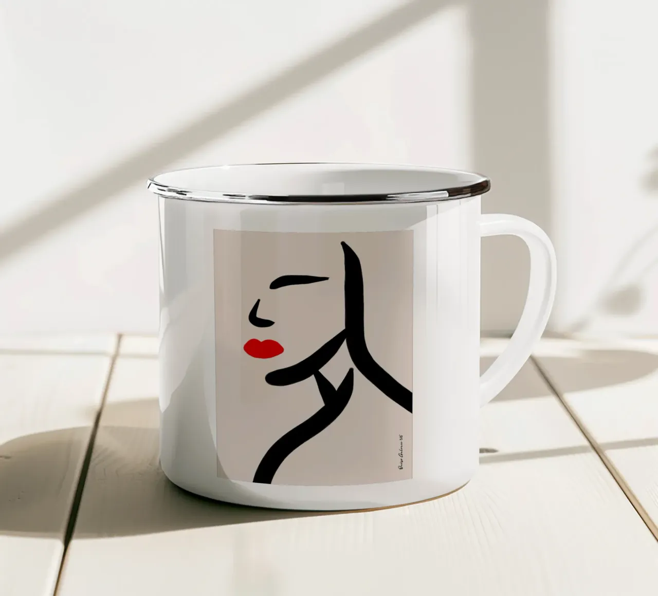 Joyful Fragments tazza in smalto da Mike Leymi
