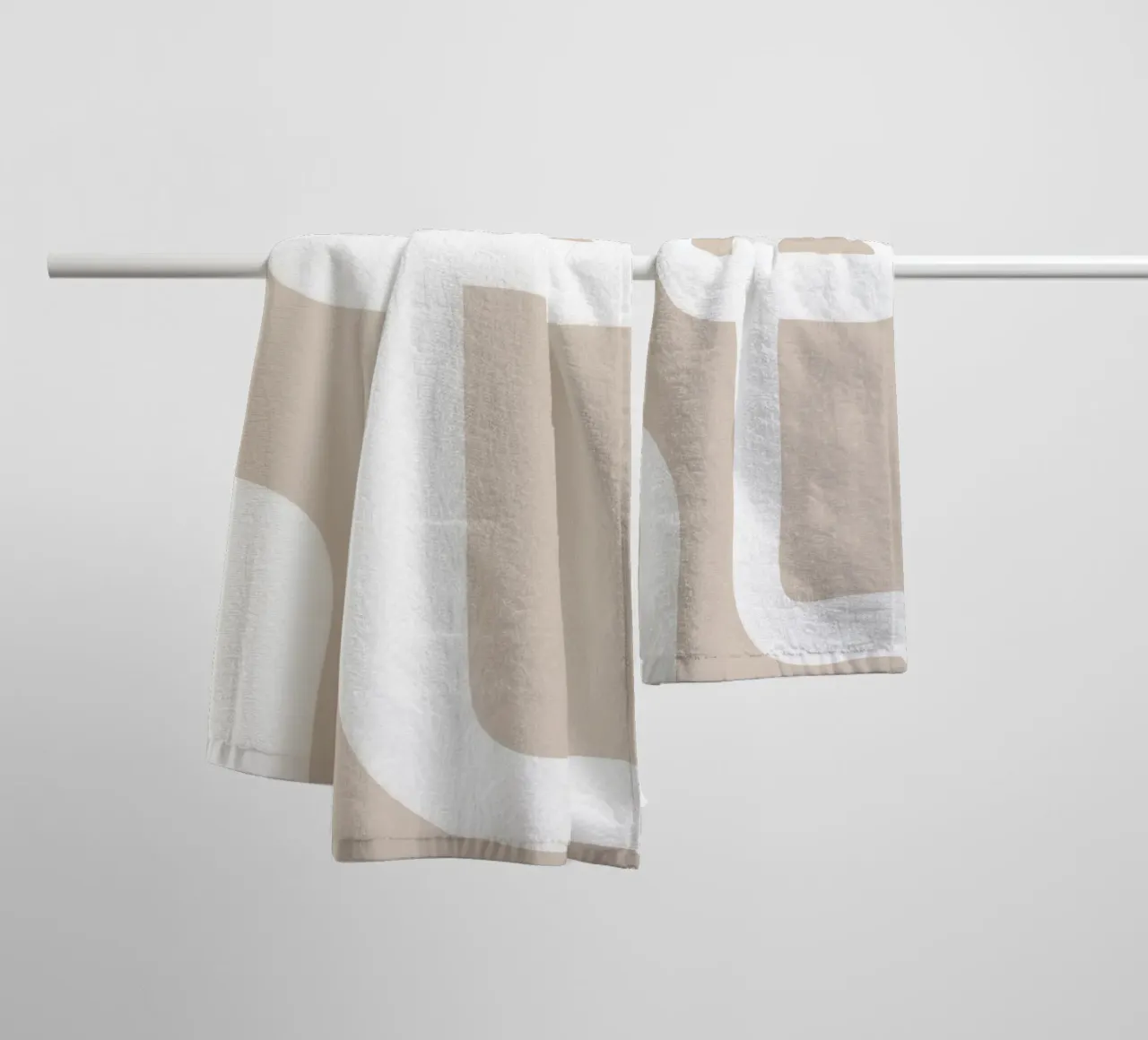 Floating Shapes toalla de baño de Mike Leymi