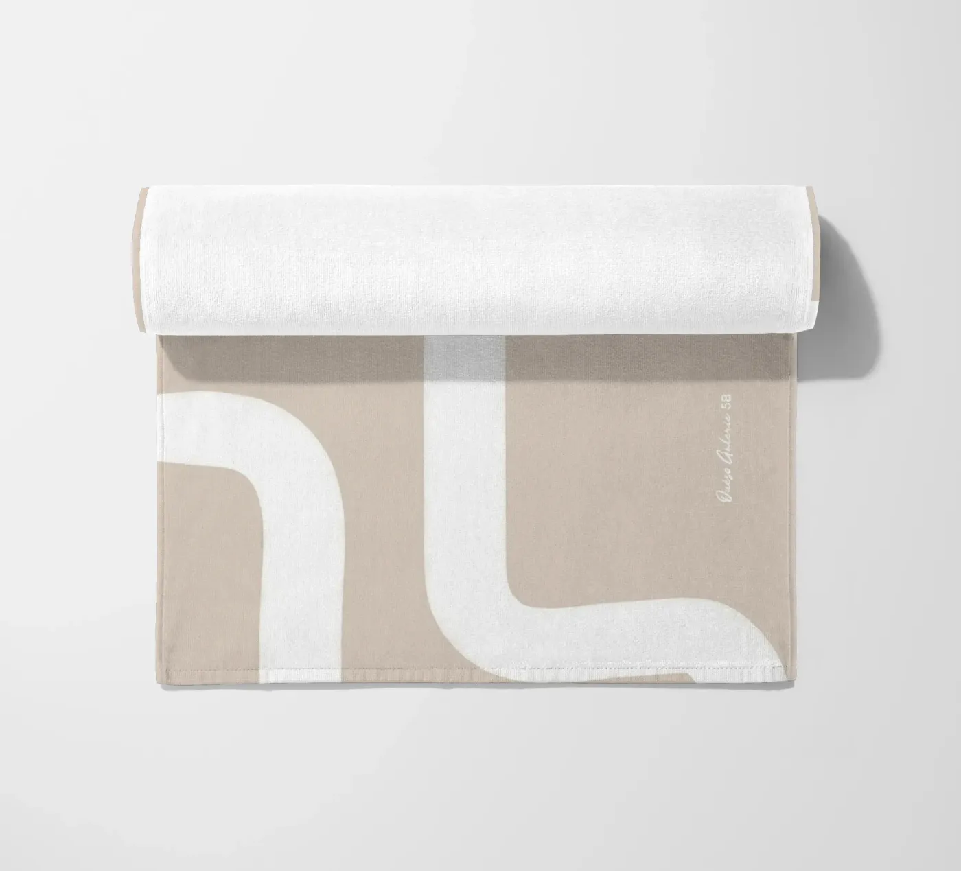 Floating Shapes strandhanddoek van Mike Leymi