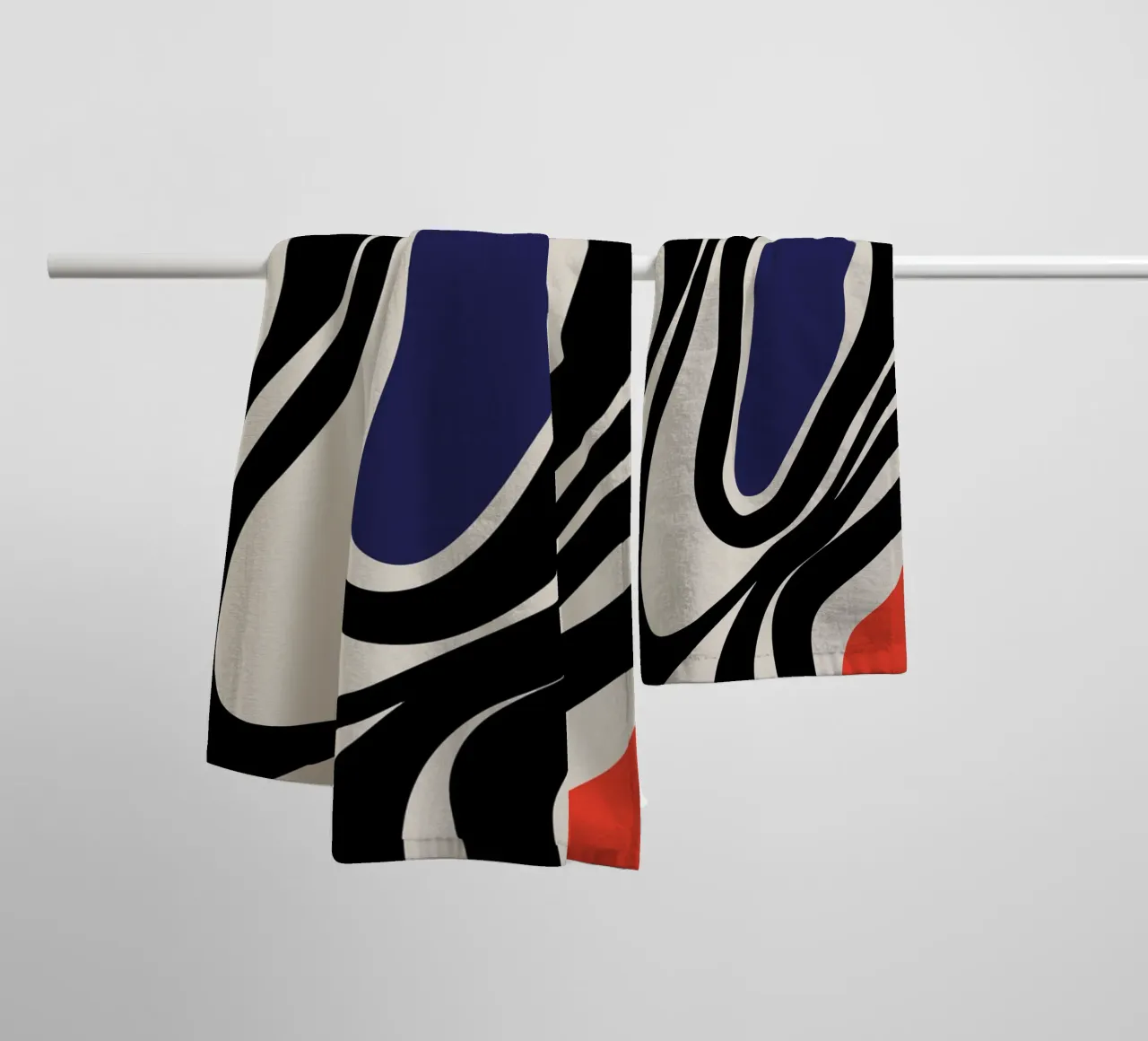 Farbenfrohes Boho-Abstrakt – Modern & Dynamisch Handtuch von Whole©