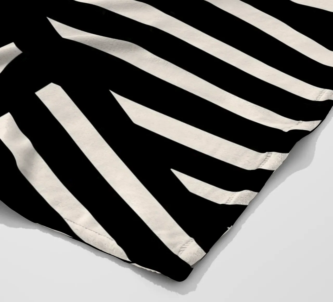 Linea di design ispirata alla zebra - moderna e astratta coperta in pile da Whole©