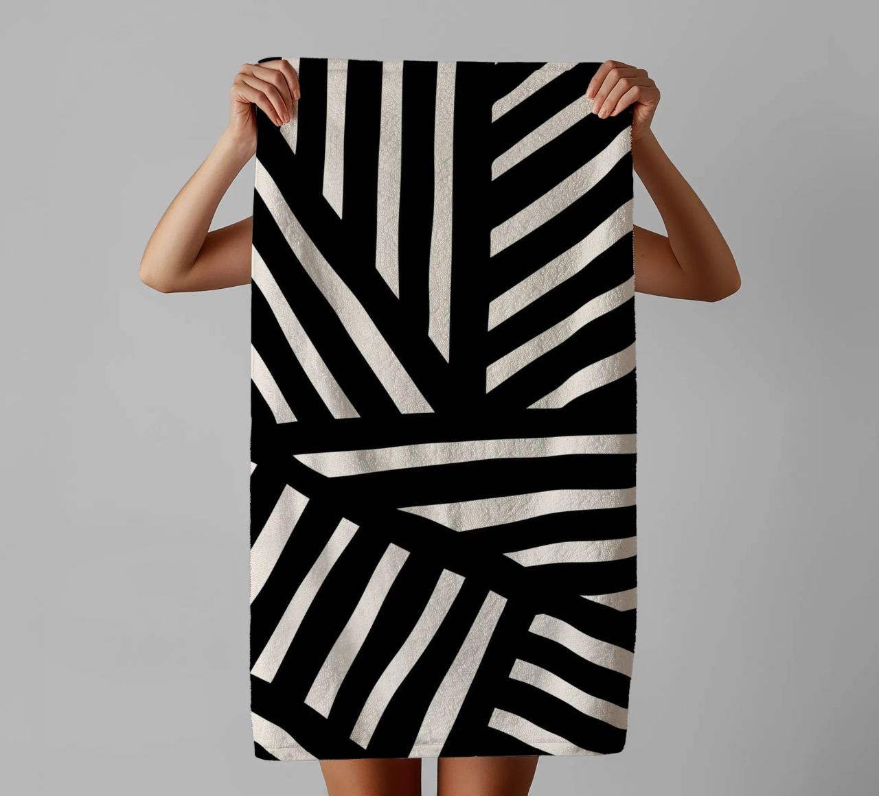 Design de ligne d'inspiration zébrée - Moderne & Abstrait serviette de bain de Whole©
