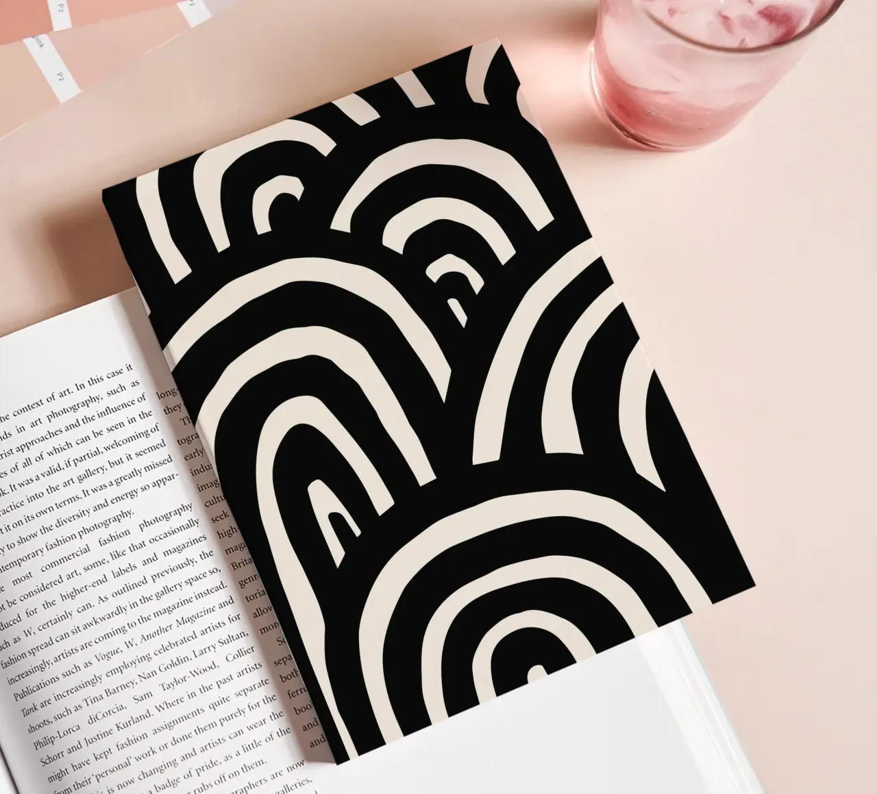 Abstract wavy lines - Modern & dynamic notebook by Whole©