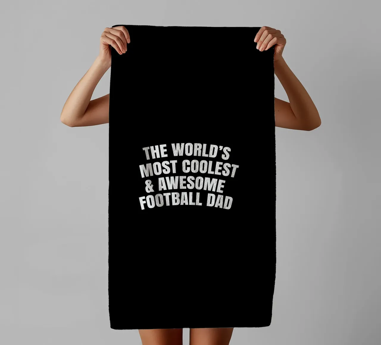 World's most coolest and awesome football dad asciugamano da bagno da happieeagle