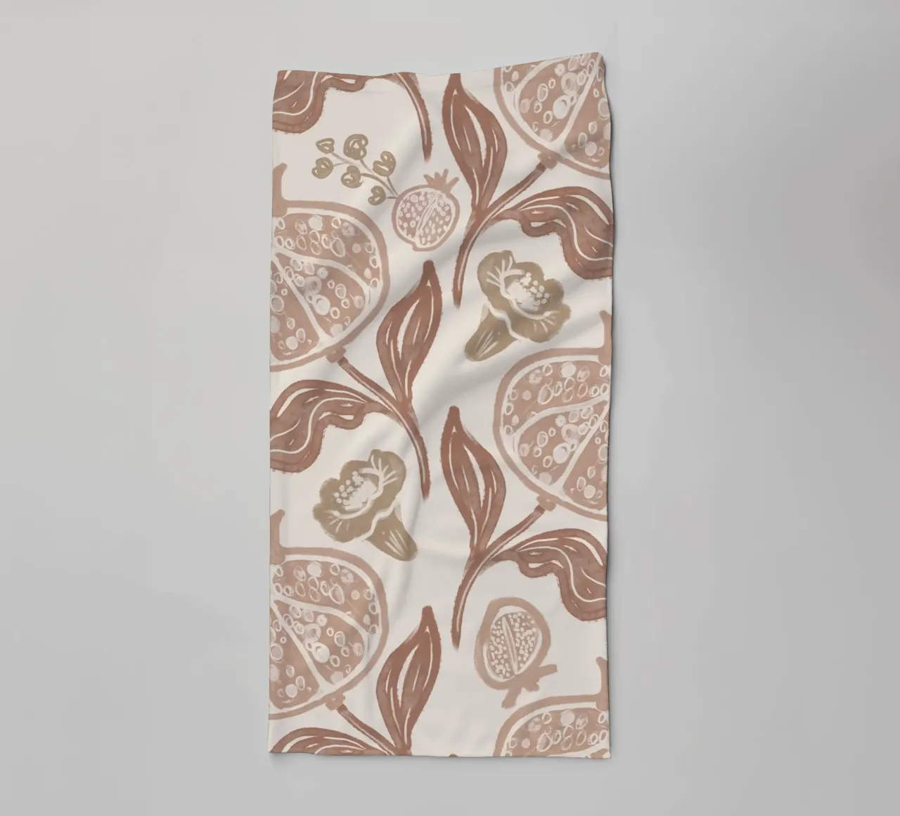 Pomegranates Pattern - Mocha Mousse asciugamano da bagno da anisillustration
