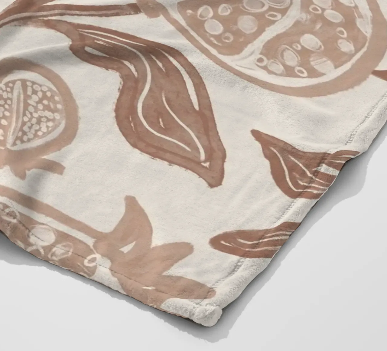 Pomegranates Pattern - Mocha Mousse coperta in pile da anisillustration