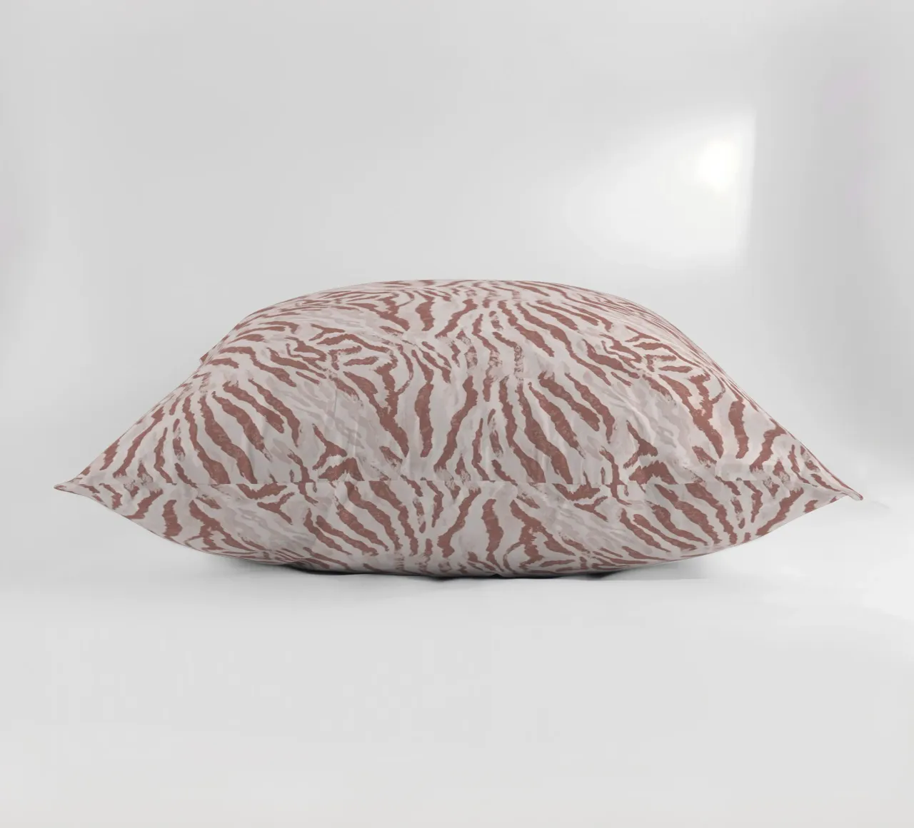 Zebra tijger dierenprint in mokka mousse bruin Boho Chic Y2K kussen van Gentle Echoes Art