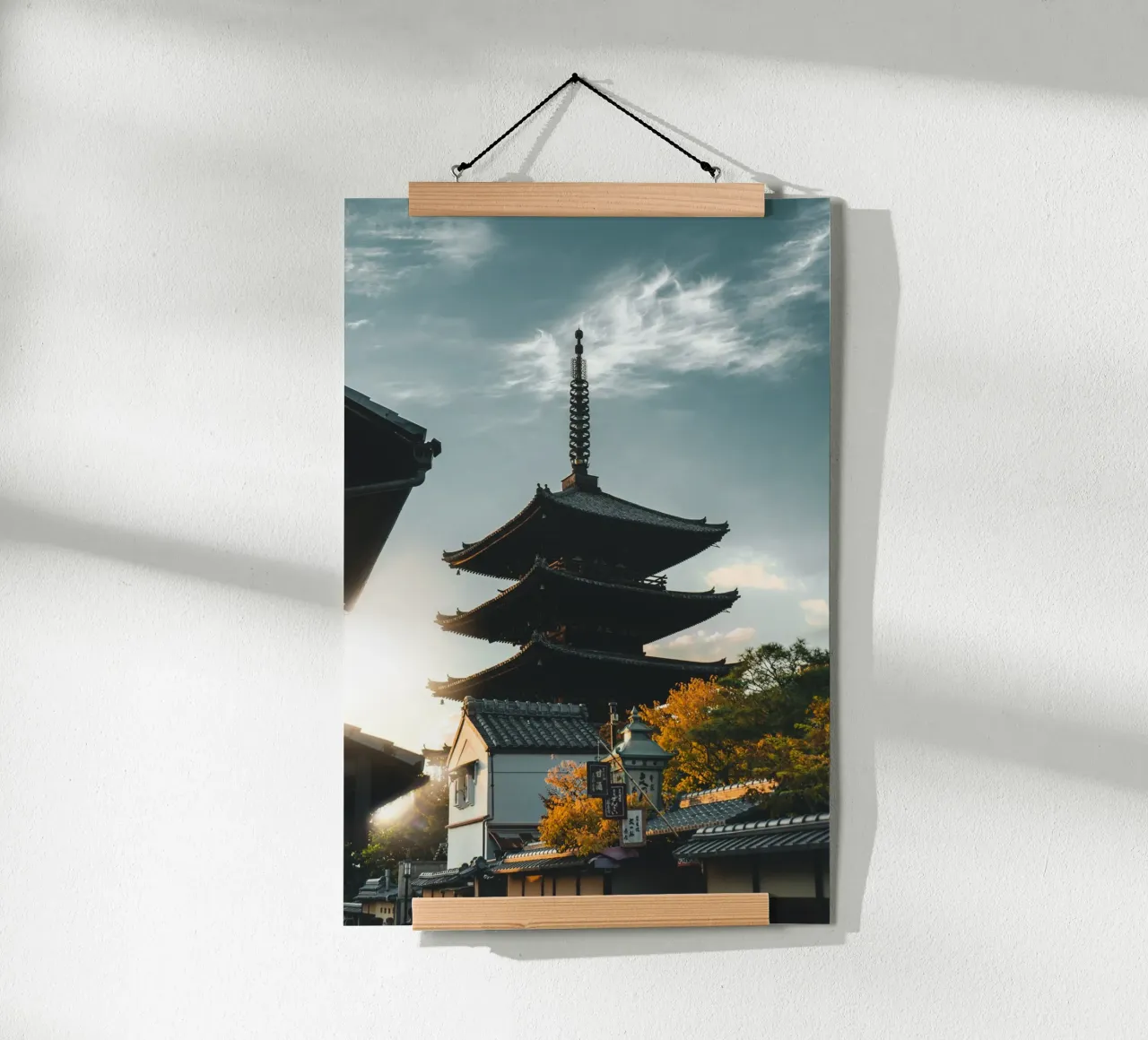 Gion - La finestra sul passato di Kyoto poster con telaio in plastica da fokusfernweh