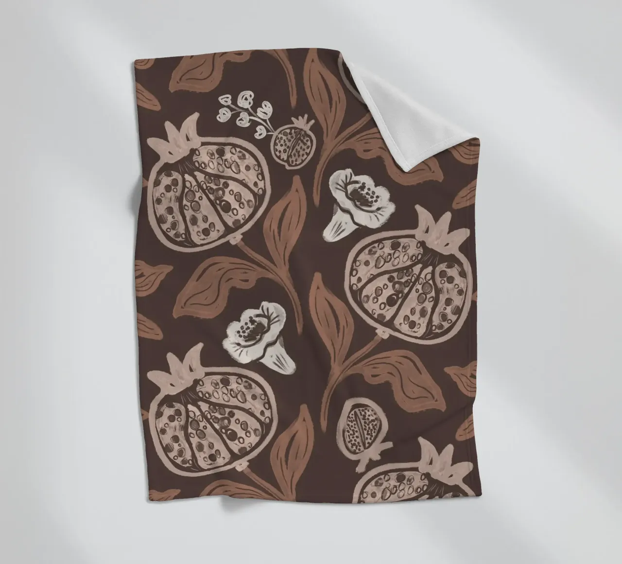 Pomegranates Pattern - Dark Mocha Mousse coperta in pile da anisillustration