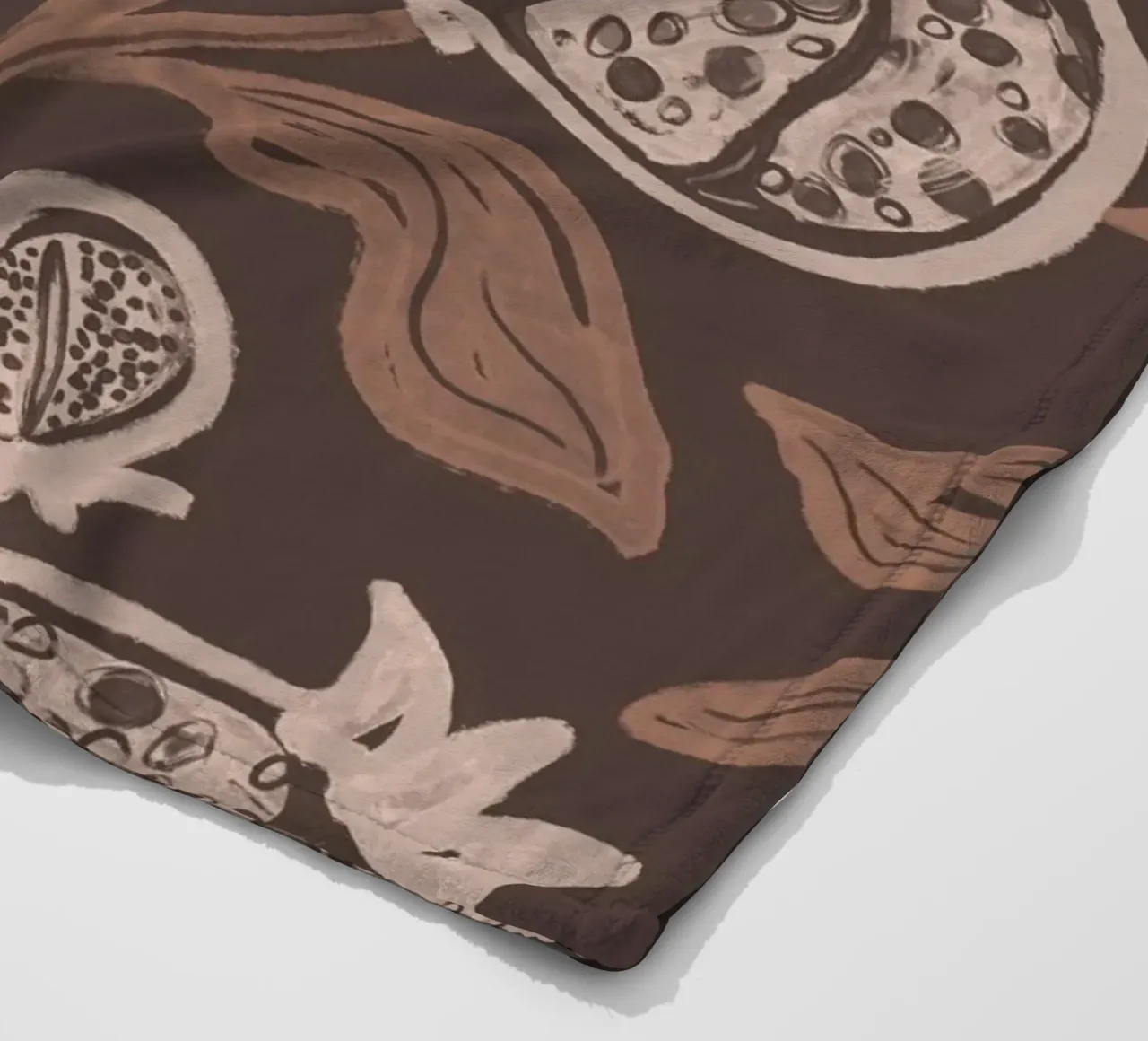 Pomegranates Pattern - Dark Mocha Mousse coperta in pile da anisillustration