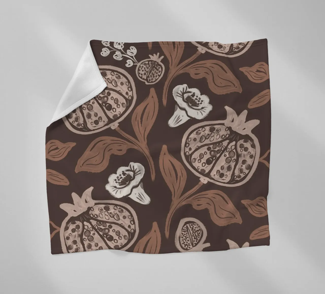 Pomegranates Pattern - Dark Mocha Mousse coperta in pile da anisillustration