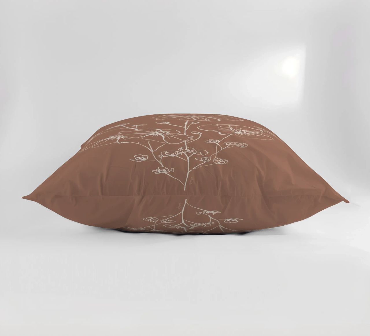 Wild Roses Bouquet - Mocha Mousse Kissen von anisillustration