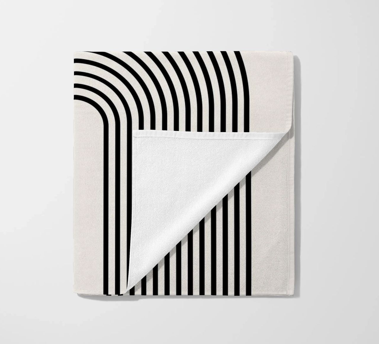 Art linéaire minimaliste - noir & blanc serviette de plage de Whole©