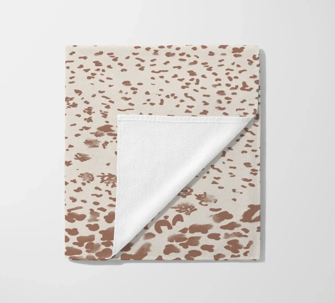 Animal Print - Mocha Mousse telo mare da anisillustration