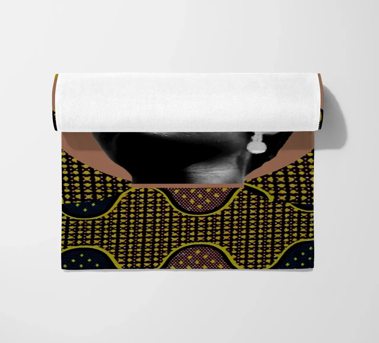 Afro Vistas beach towel by Mathudace Créas