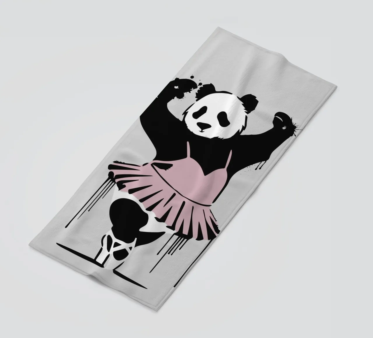 Dansende panda in balletstijl - Creatieve elegantie strandhanddoek van namosh