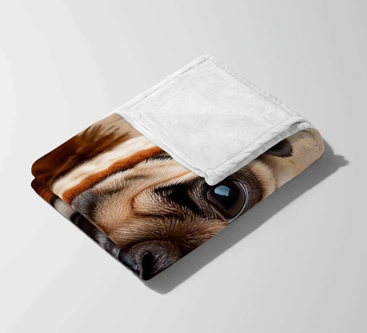 Accogliente carlino con sciarpa e berretto invernale | Adorabile ritratto di cane coperta in pile da FlexiDesignsByK
