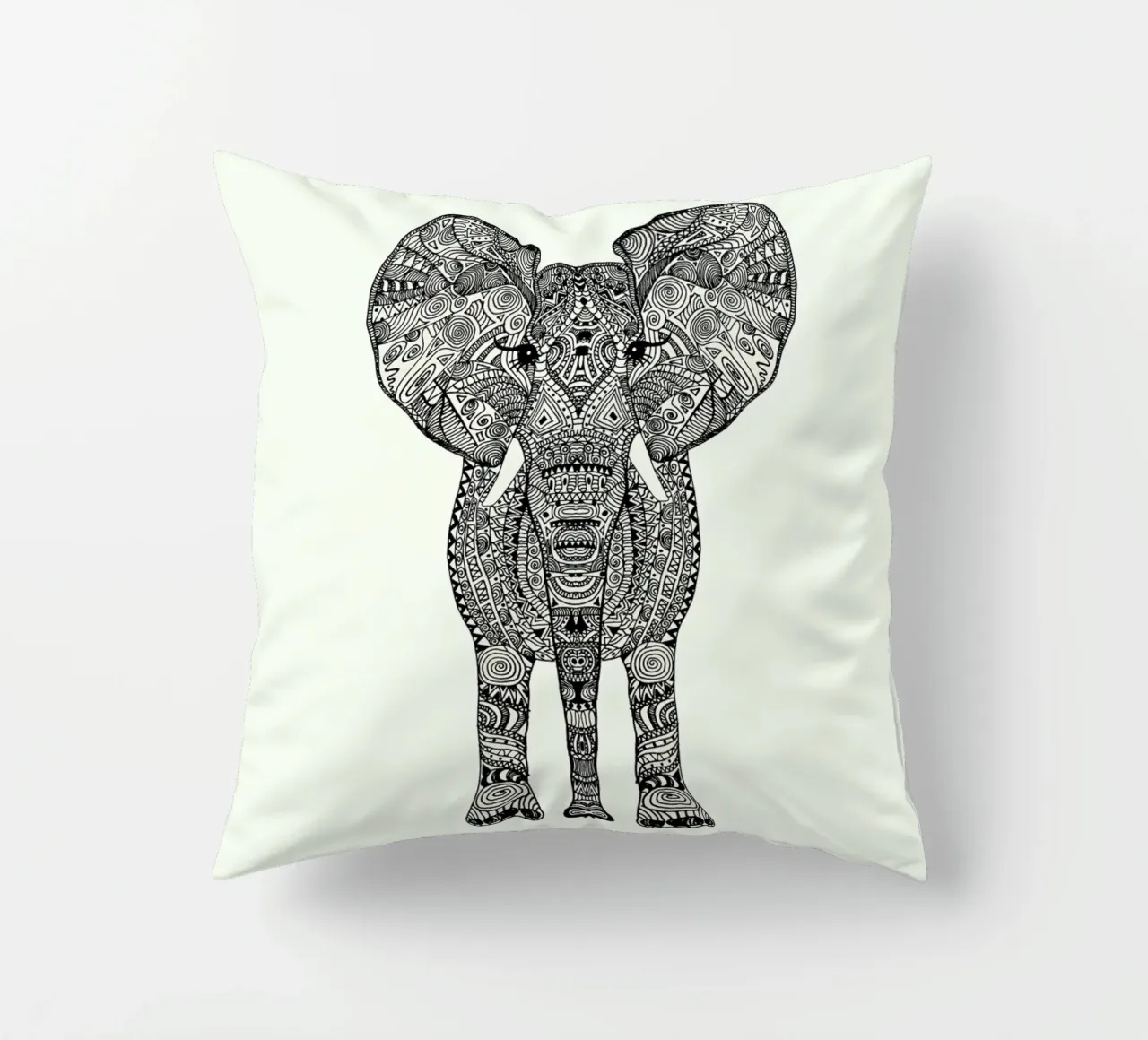 Aztec Elephant Tattoo Style cuscino da Monika Strigel