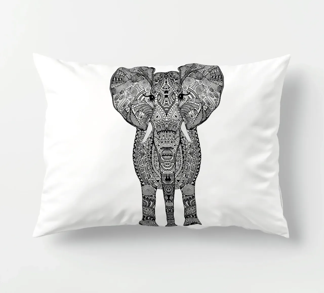 Aztec Elephant Tattoo Style cuscino da Monika Strigel