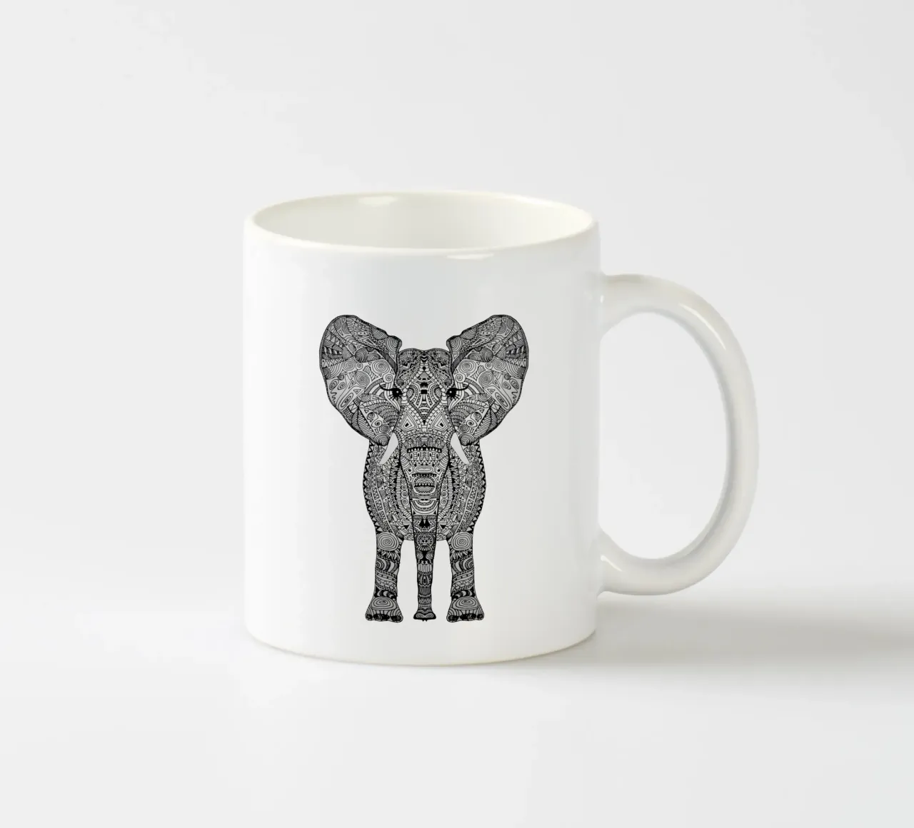 Aztec Elephant Tattoo Style tazza in ceramica da Monika Strigel