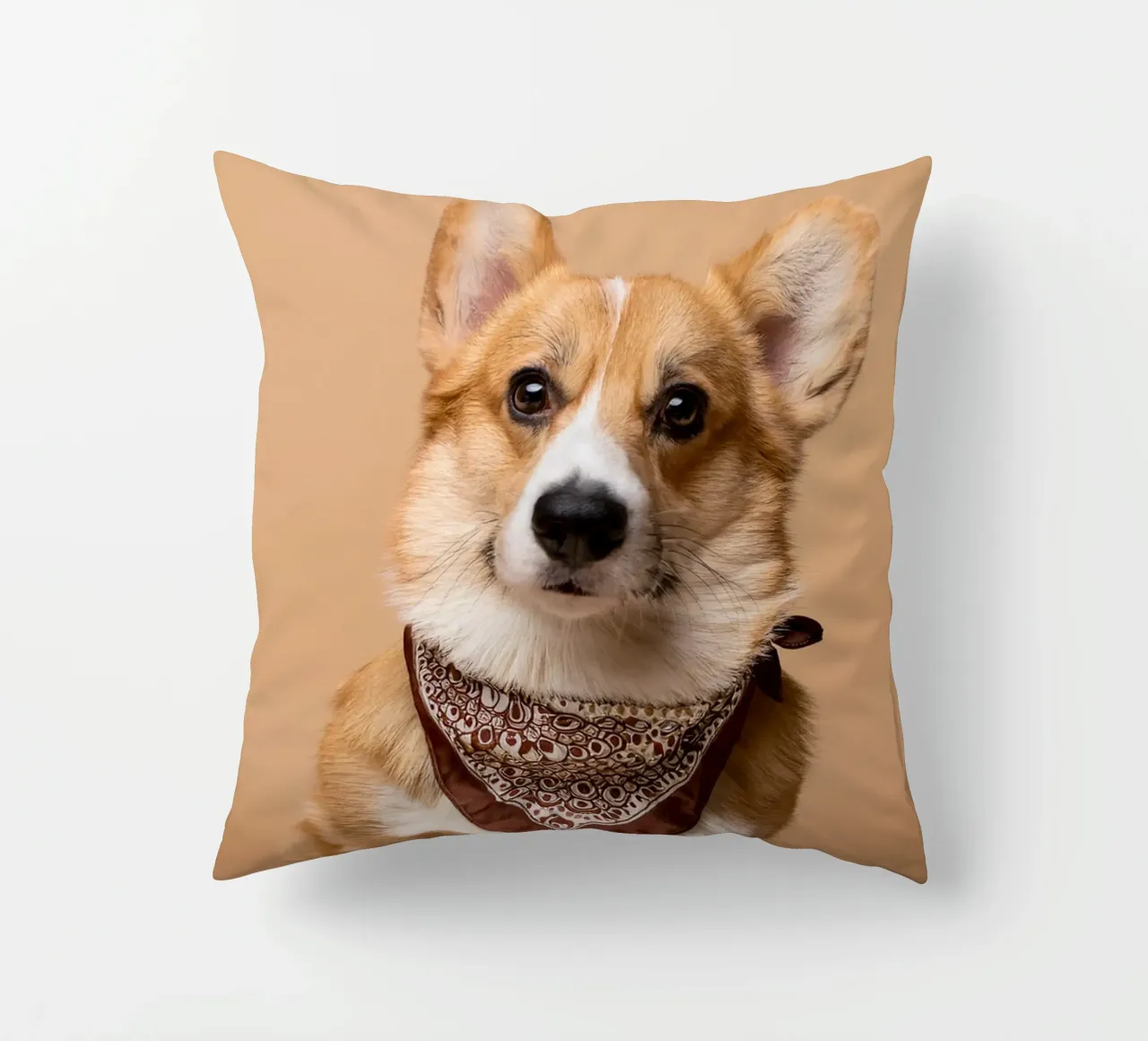 Affascinante Corgi con una bandana alla moda | Adorabile ritratto di cane cuscino da FlexiDesignsByK