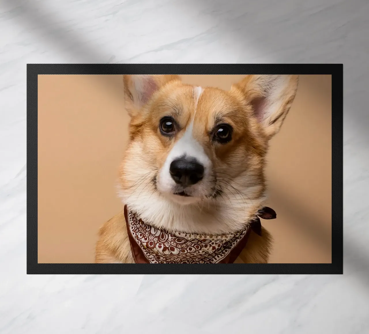 Affascinante Corgi con una bandana alla moda | Adorabile ritratto di cane zerbino da FlexiDesignsByK