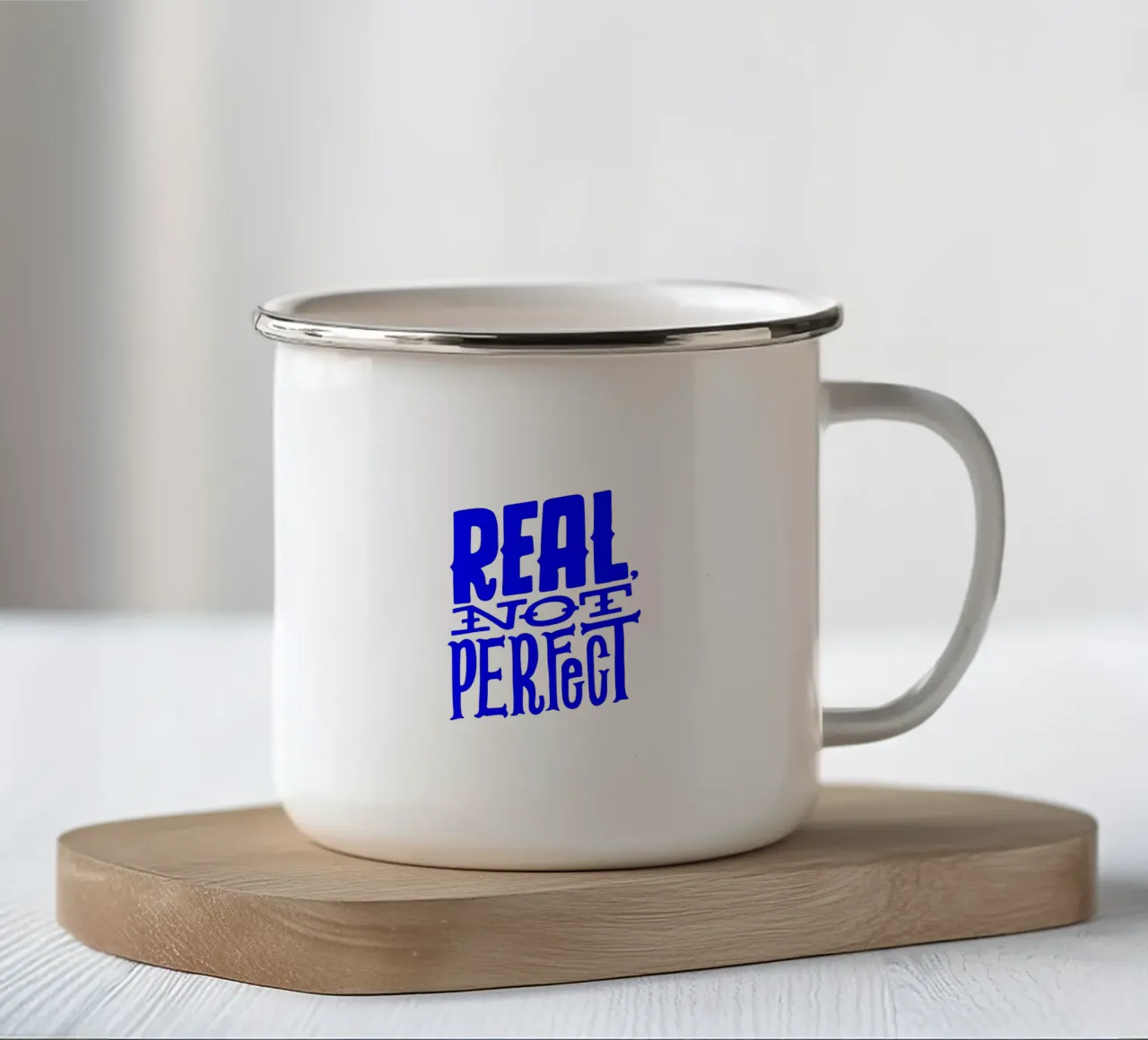 real nicht perfekt, nimm dir Zeit, motivierende Aussage quo Emaille Tasse von The True Type
