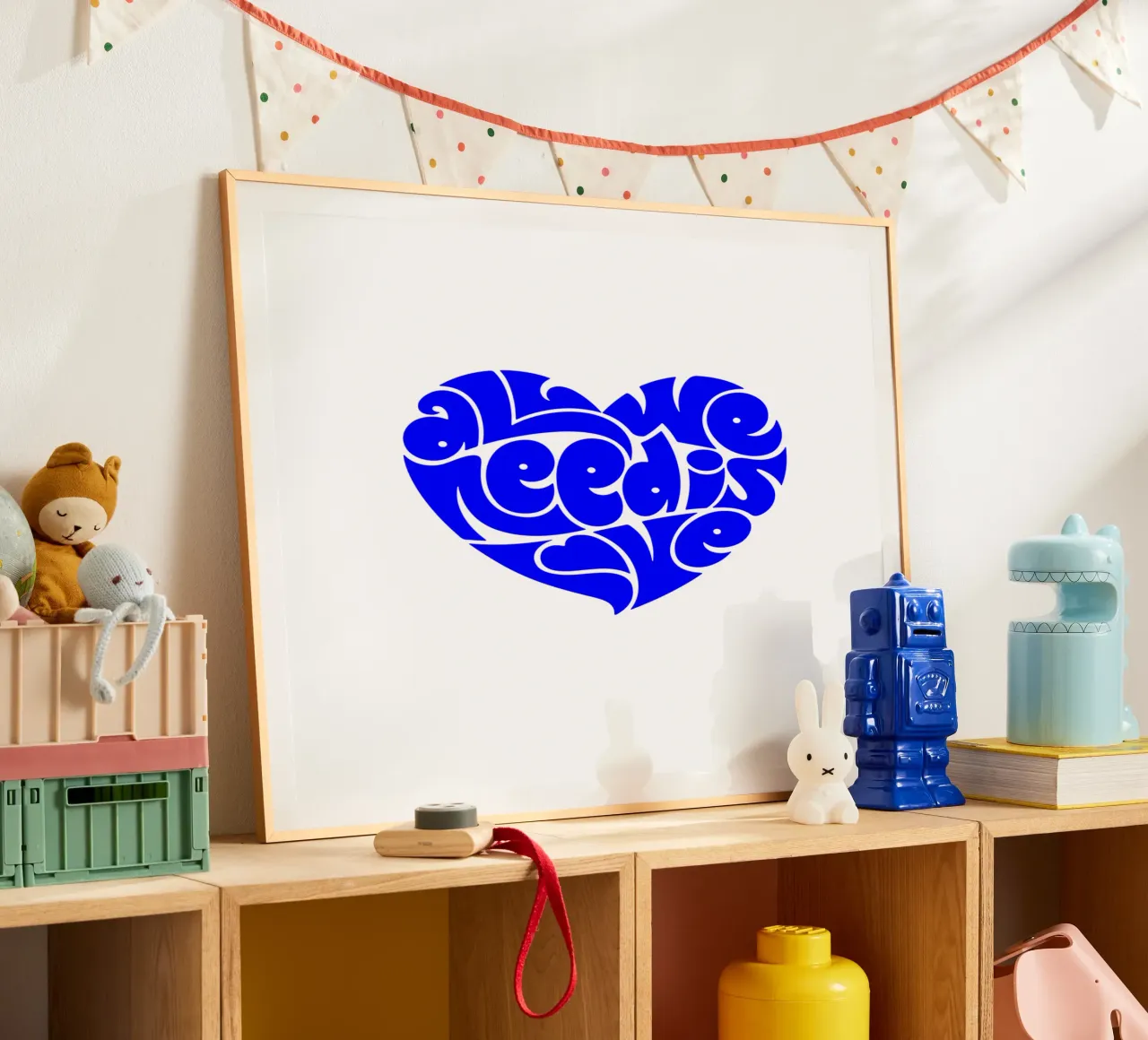 alles, was wir brauchen, ist Liebe, Motivationsschreiben Zitat Poster mit Aluminium Rahmen von The True Type