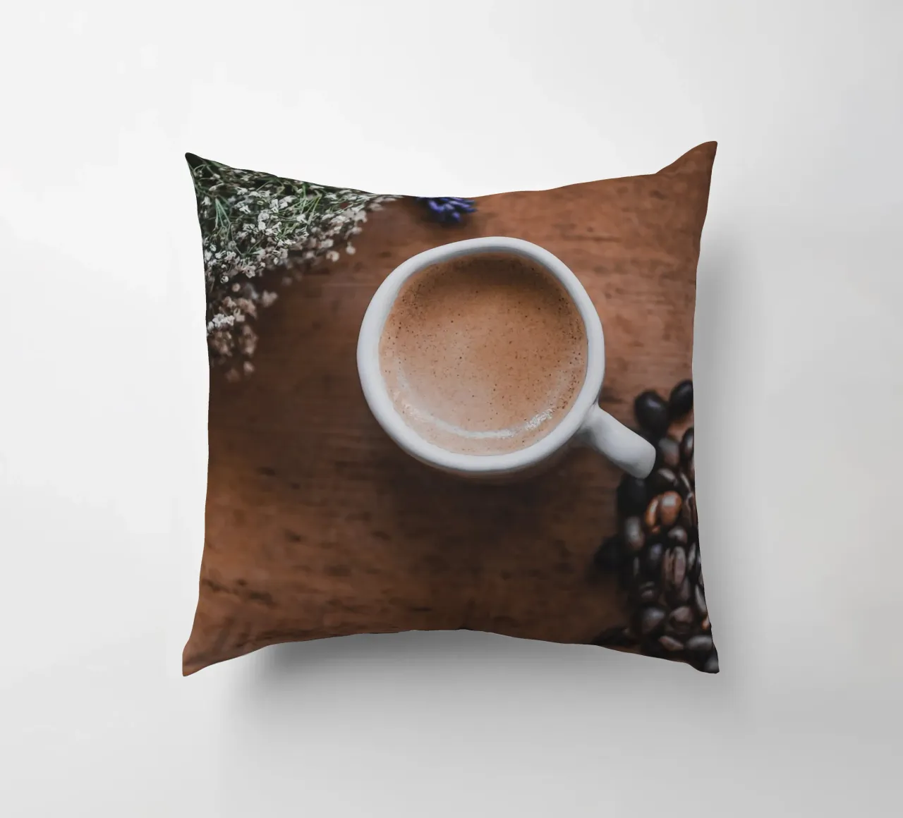 Mediterraner Espresso mit Lavendel cuscino da Carinaprint