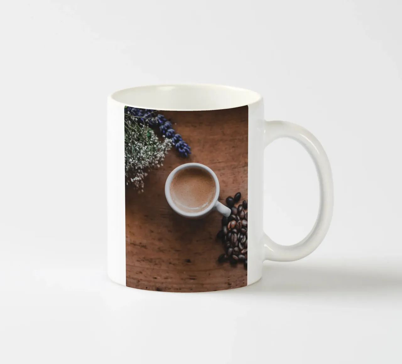 Mediterraner Espresso mit Lavendel tazza in ceramica da Carinaprint