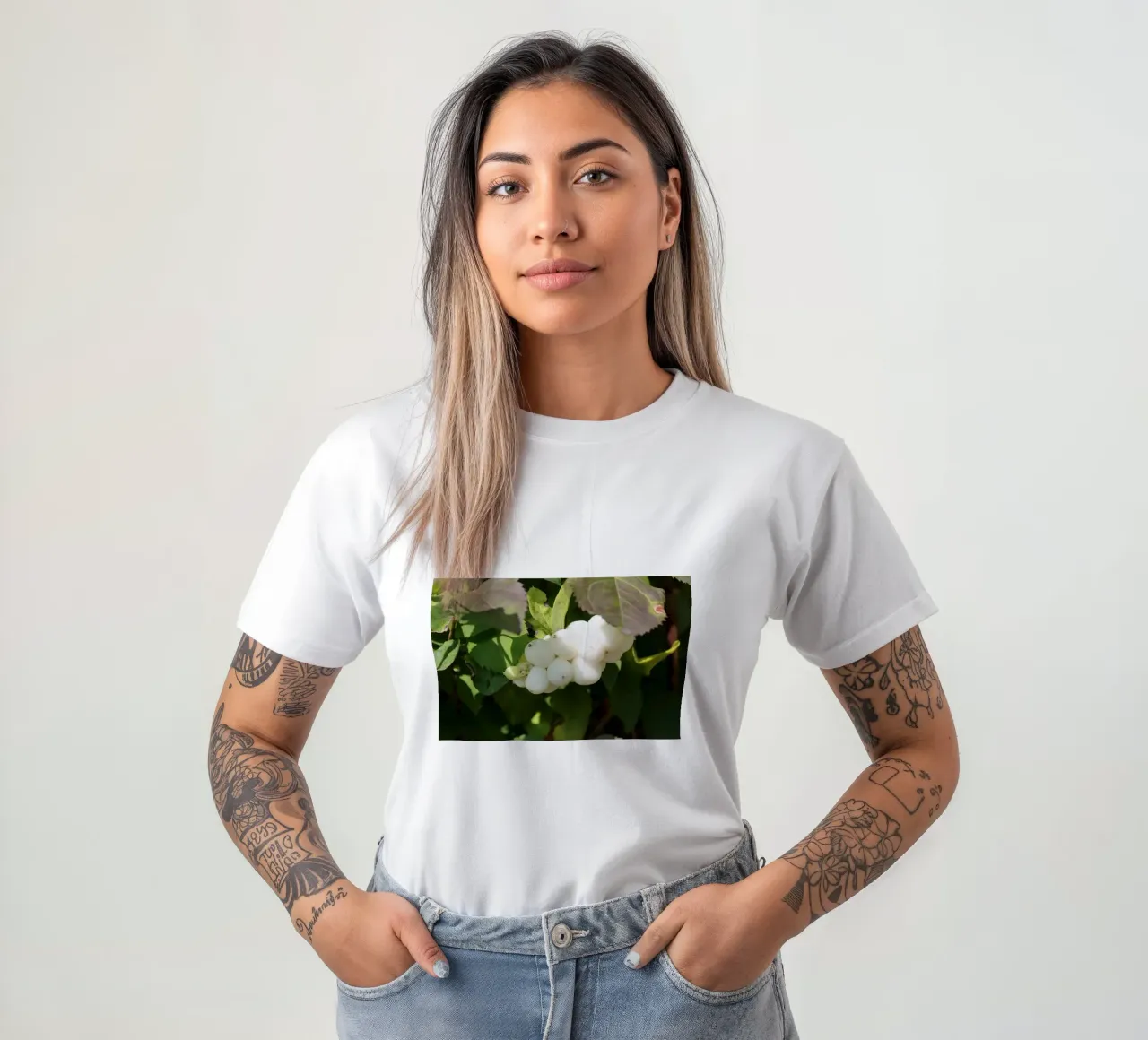bacche di neve piene t-shirt da Alexandra Joseph Fotomomente