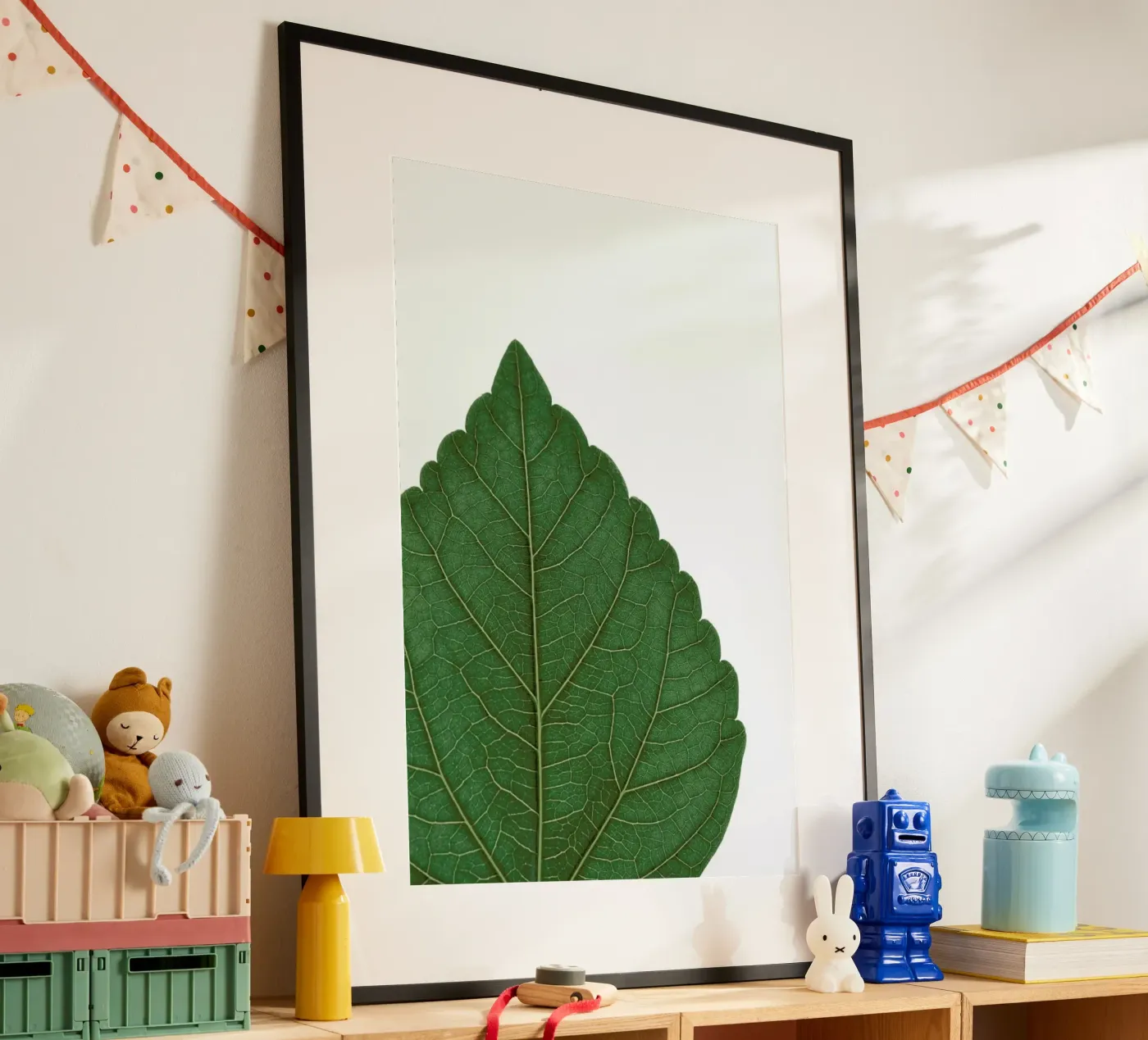 And Closer... poster da Studio Nahili