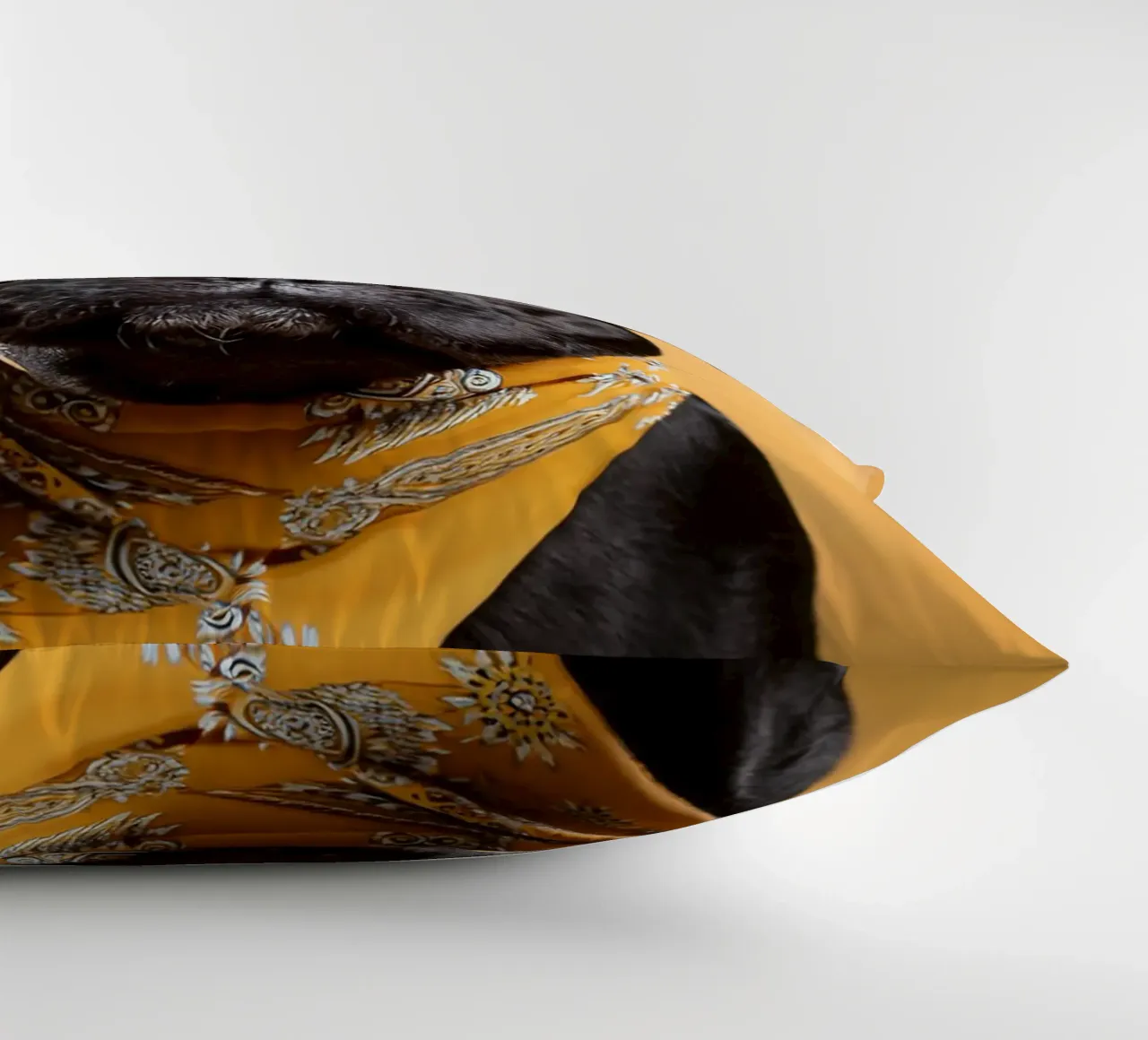 Chien d'arrêt à la mode dans un bandana jaune | Art canin moderne coussin de FlexiDesignsByK