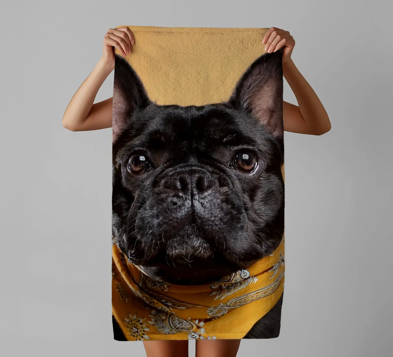 Chien d'arrêt à la mode dans un bandana jaune | Art canin moderne serviette de bain de FlexiDesignsByK