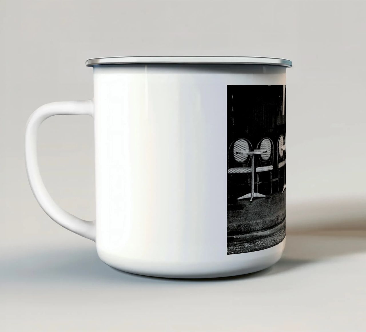 Ready for Use tazza in smalto da Sophie Etchart