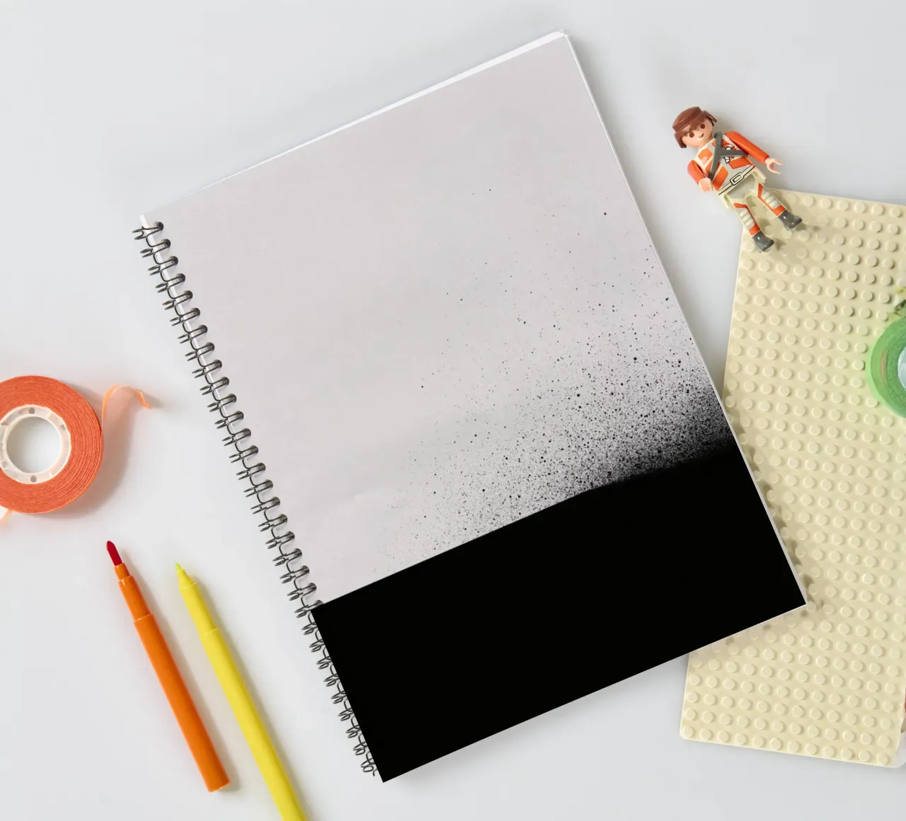 Black 00 notitieboek met spiraal van STUDIO LEEMO