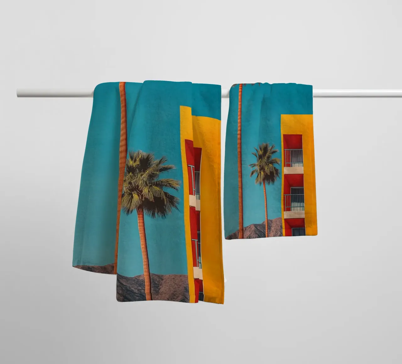 Appartamento Palm Springs Nostalgie asciugamano da bagno da Carinaprint