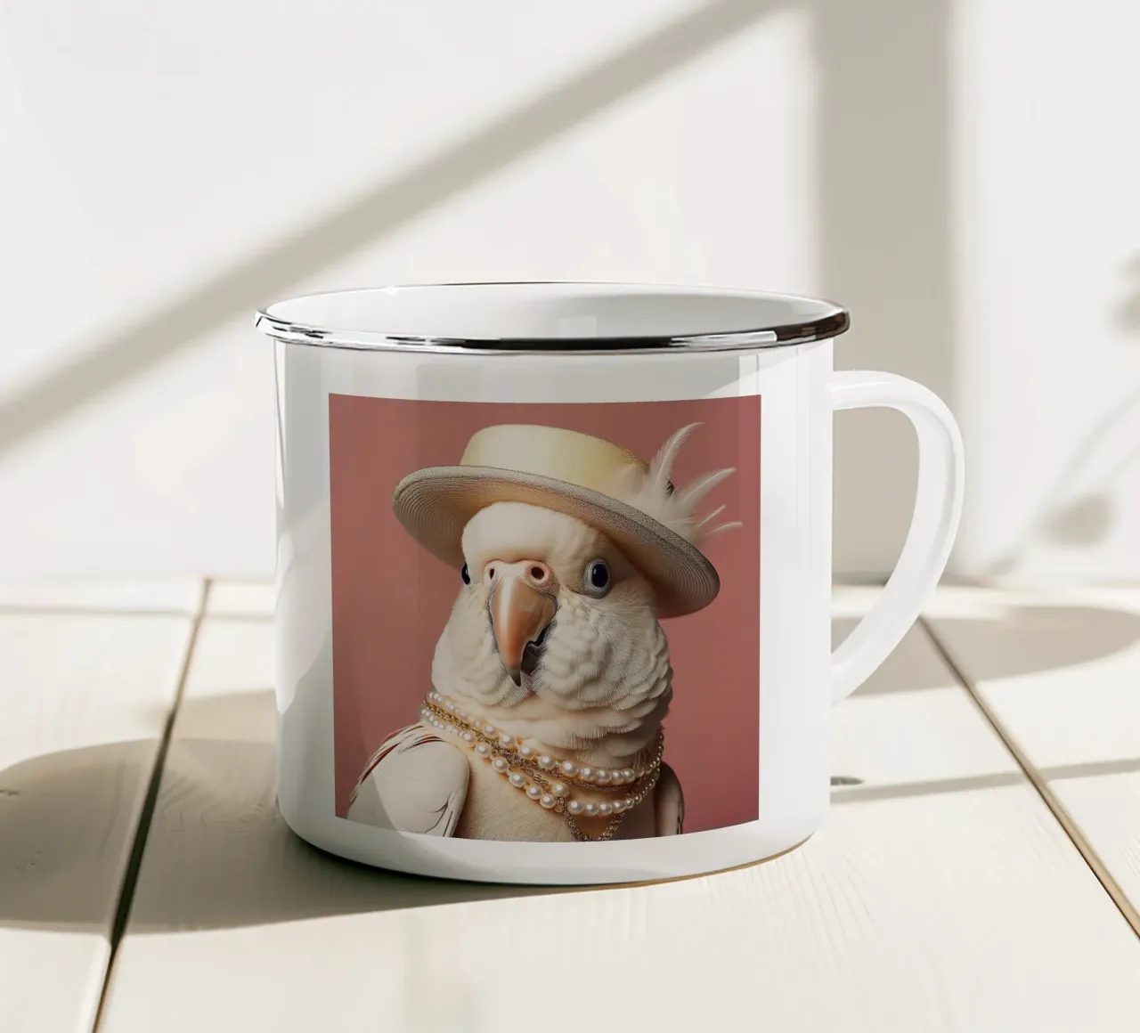 Cacatua elegante con cappello e perle | Uccello sofisticato Ar tazza in smalto da FlexiDesignsByK