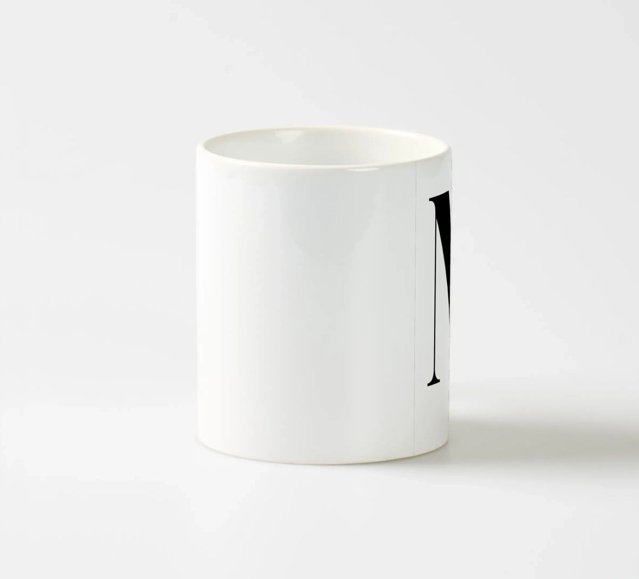 Moin - M tazza in ceramica da BAINAI QUOTES
