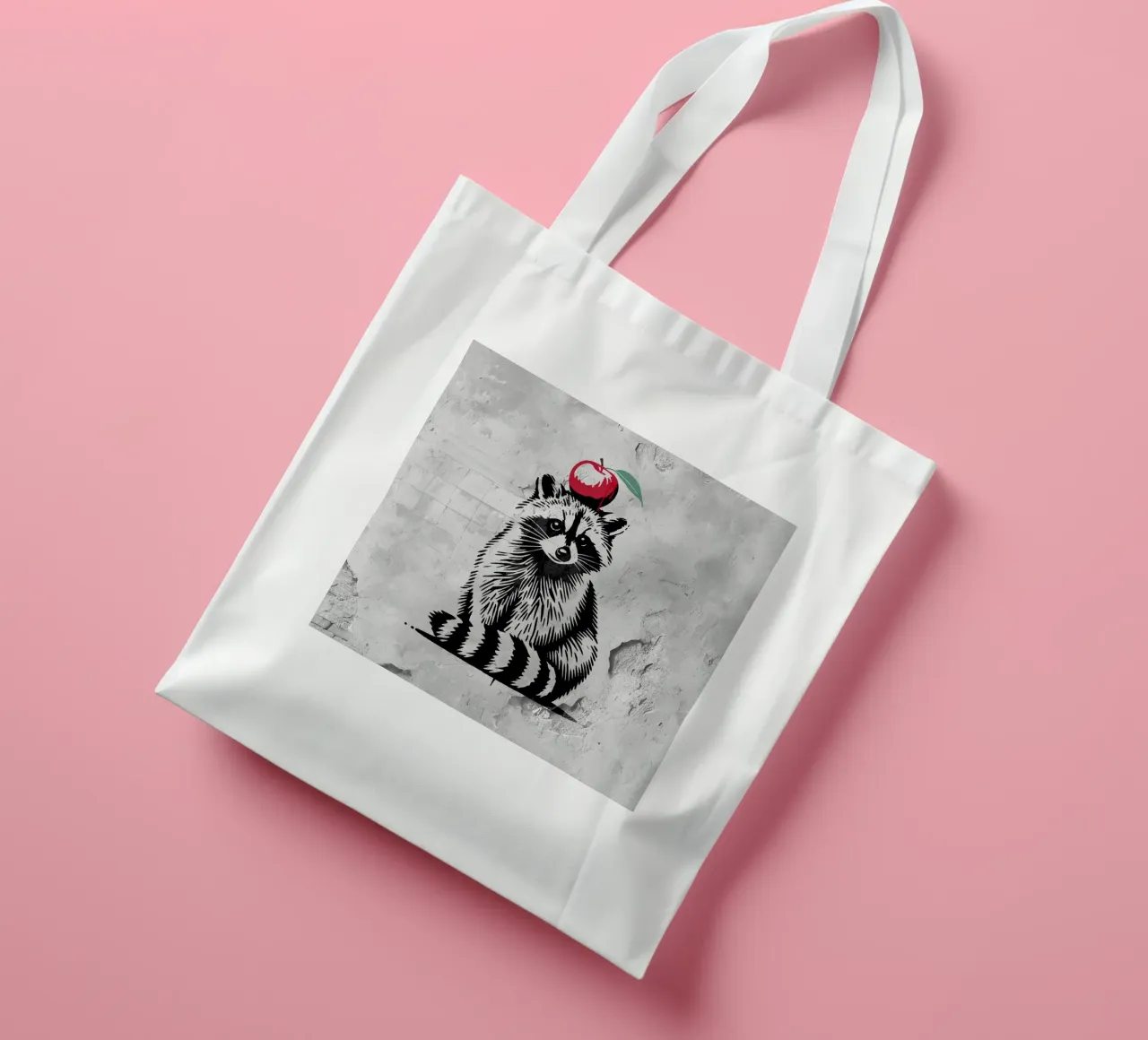 Waschbär mit Apfel – Verspieltes Stencil-Design Jutebeutel von namosh