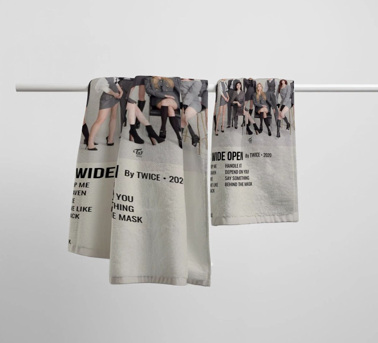 EYES WIDE OPEN BY TWICE - 2020 asciugamano da bagno da SoundStudio