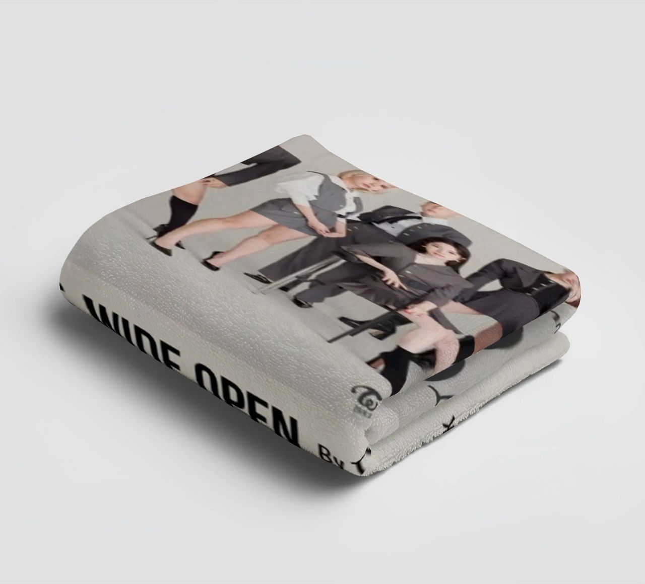 EYES WIDE OPEN BY TWICE - 2020 asciugamano da bagno da SoundStudio