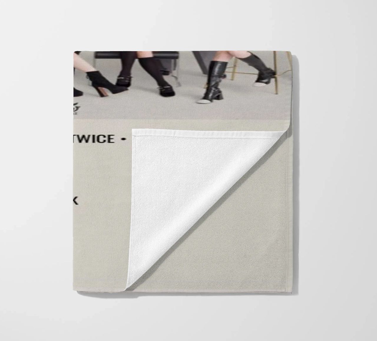 EYES WIDE OPEN BY TWICE - 2020 telo mare da SoundStudio