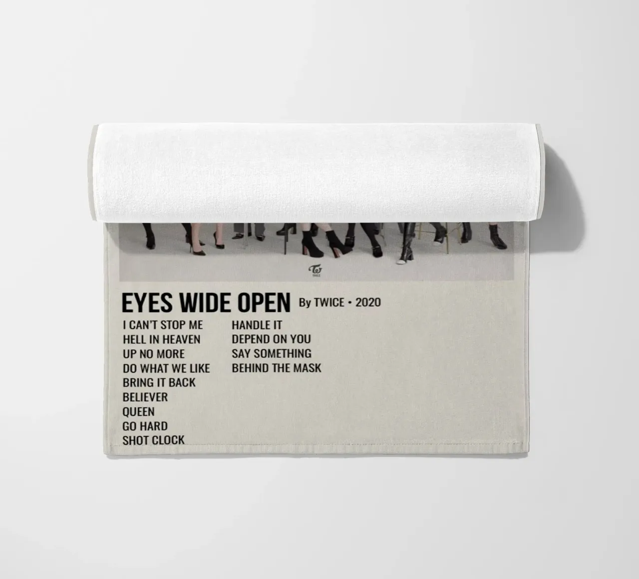 EYES WIDE OPEN BY TWICE - 2020 toalla de playa de SoundStudio