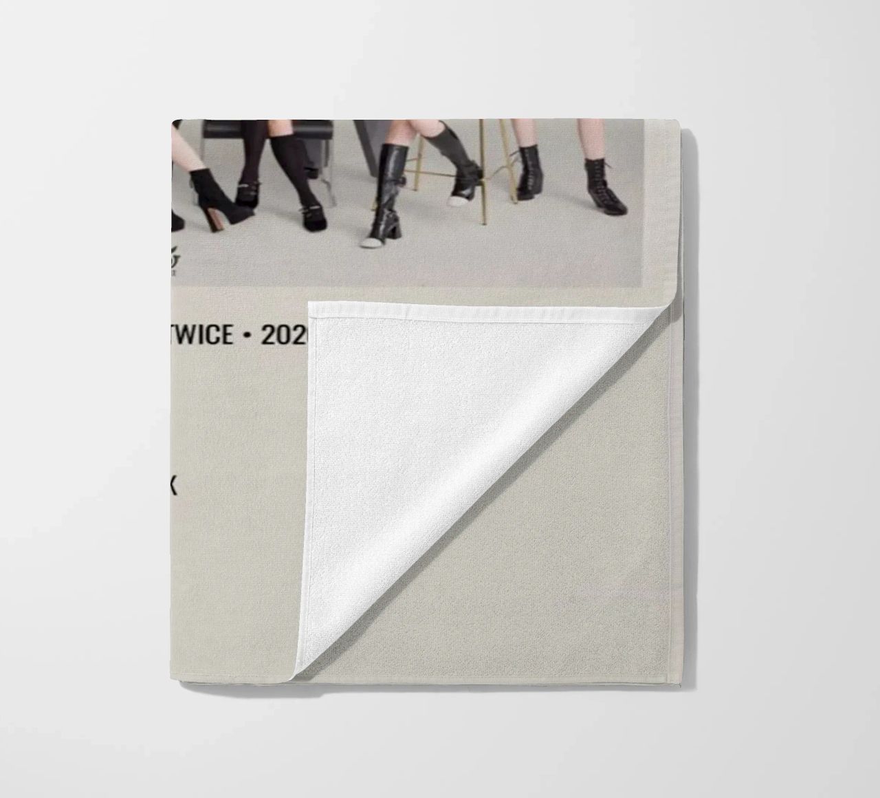 EYES WIDE OPEN BY TWICE - 2020 telo mare da SoundStudio
