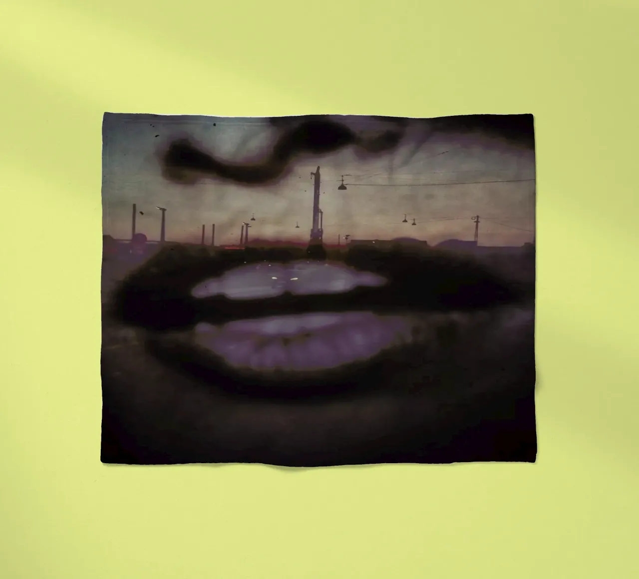 Reflex Lips Fleecedecke von Sattrup & Høst