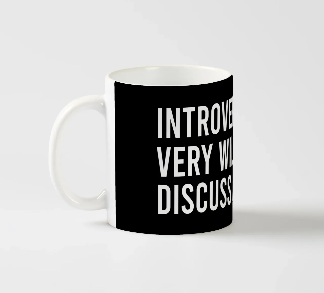 Introverted but very willing to discuss art mug en céramique de happieeagle