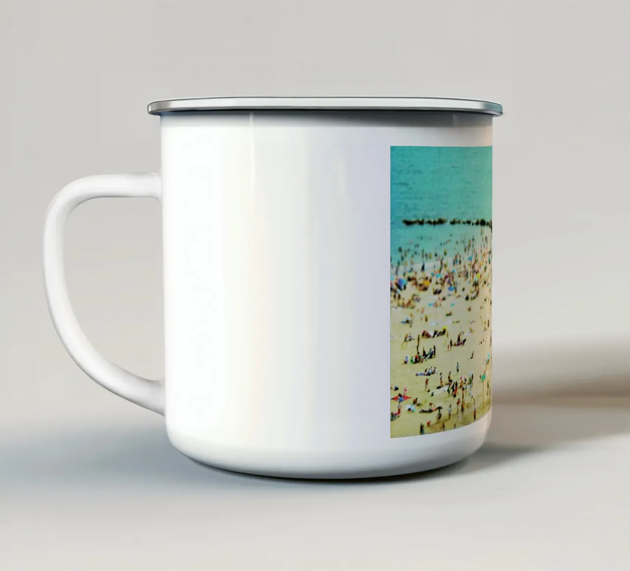 Coney Island Beach tazza in smalto da Mina Teslaru